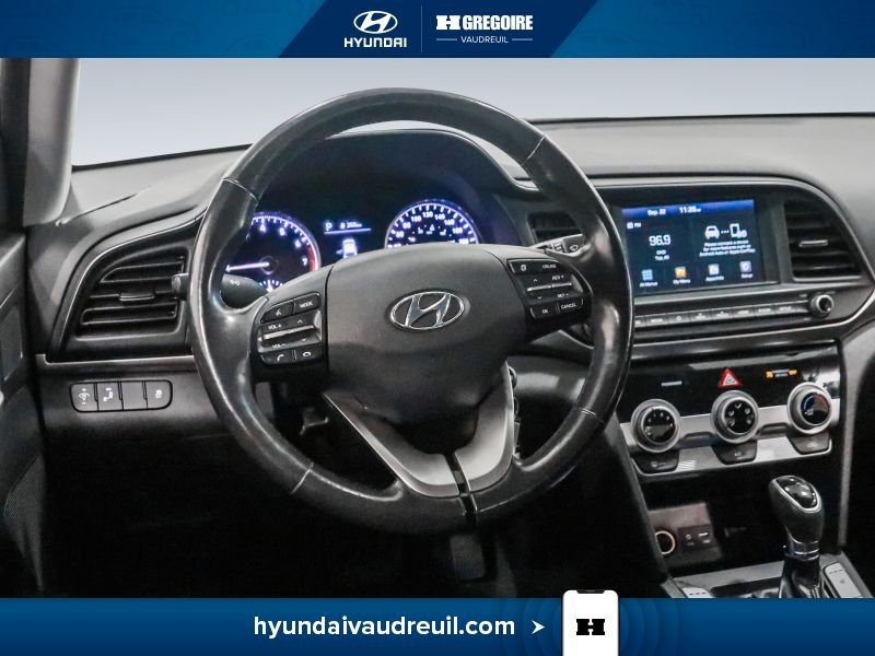 Hyundai Elantra YR839 | Preferred Auto 2019 Argent Laval - photo #19
