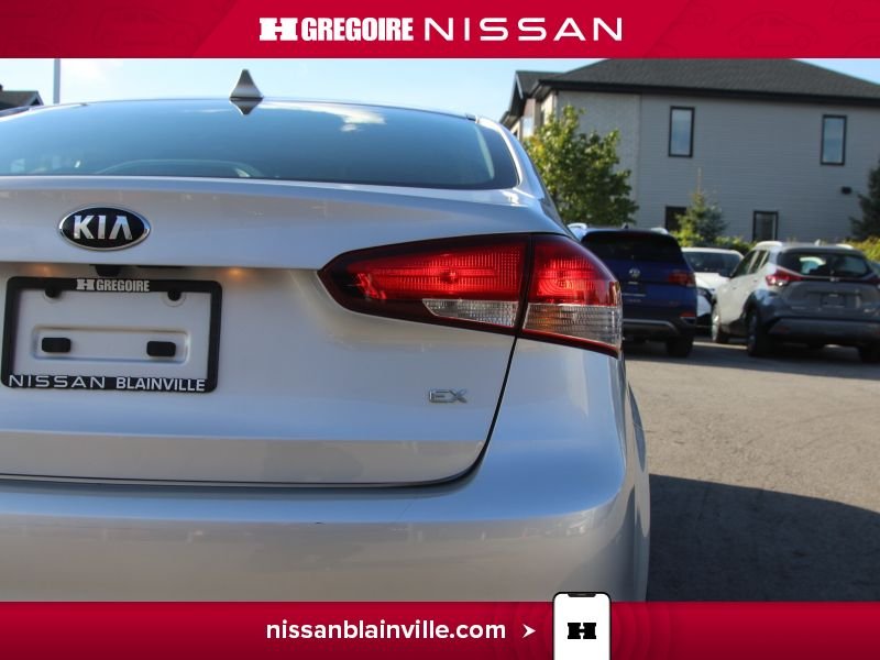 2018 Kia Forte Grey Laval - photo #14