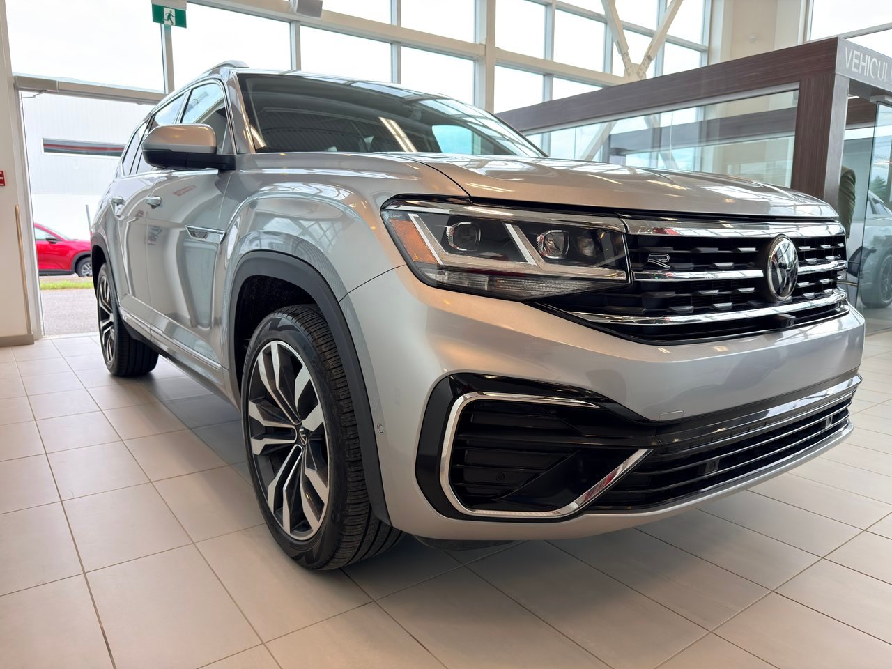2021 Volkswagen Atlas Silver Notre-Dame-des-Prairies - photo #7