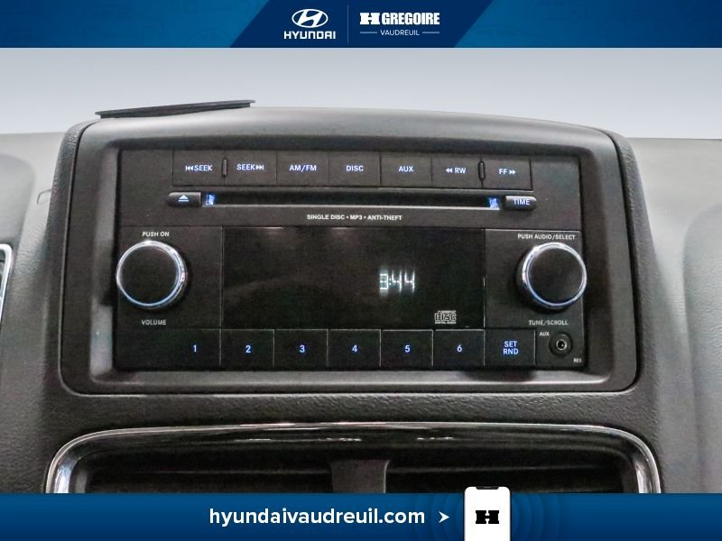 Dodge GR Caravan YA921 | Canada Value Package 2WD 2018 Rouge Laval - photo #25