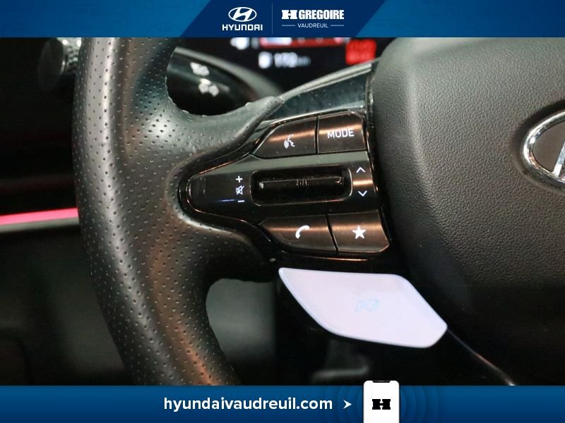 Hyundai Elantra YP225 | Manual 2023 Gris Laval - photo #20