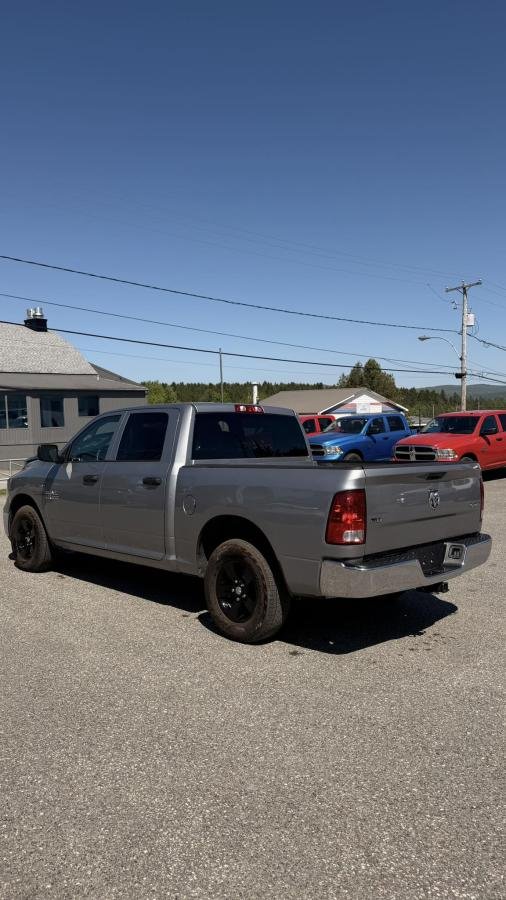 2023 RAM 1500 Classic Grey Nantes - photo #2