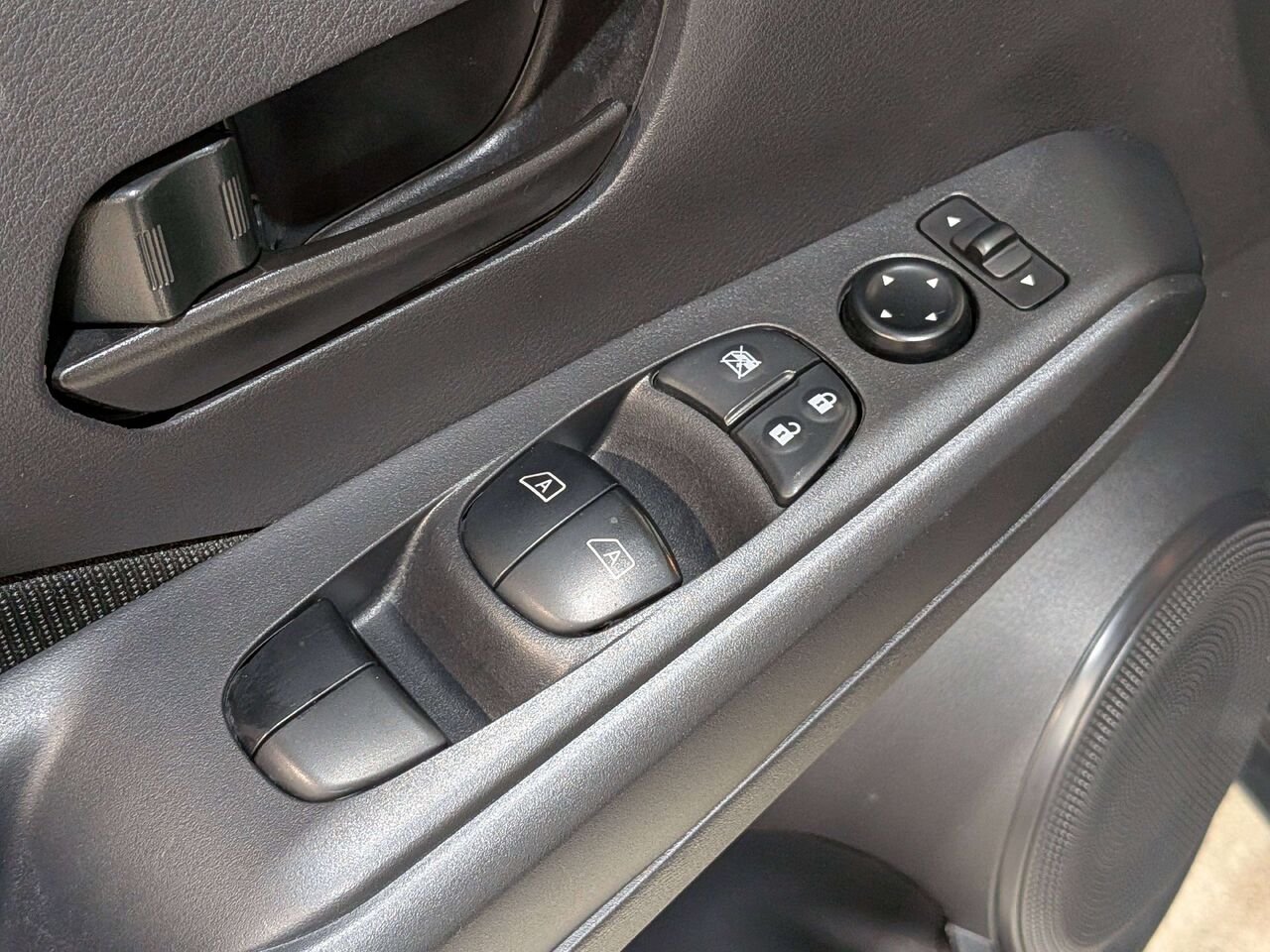 2024 Nissan Kicks S FWD Black Val-David - photo #30