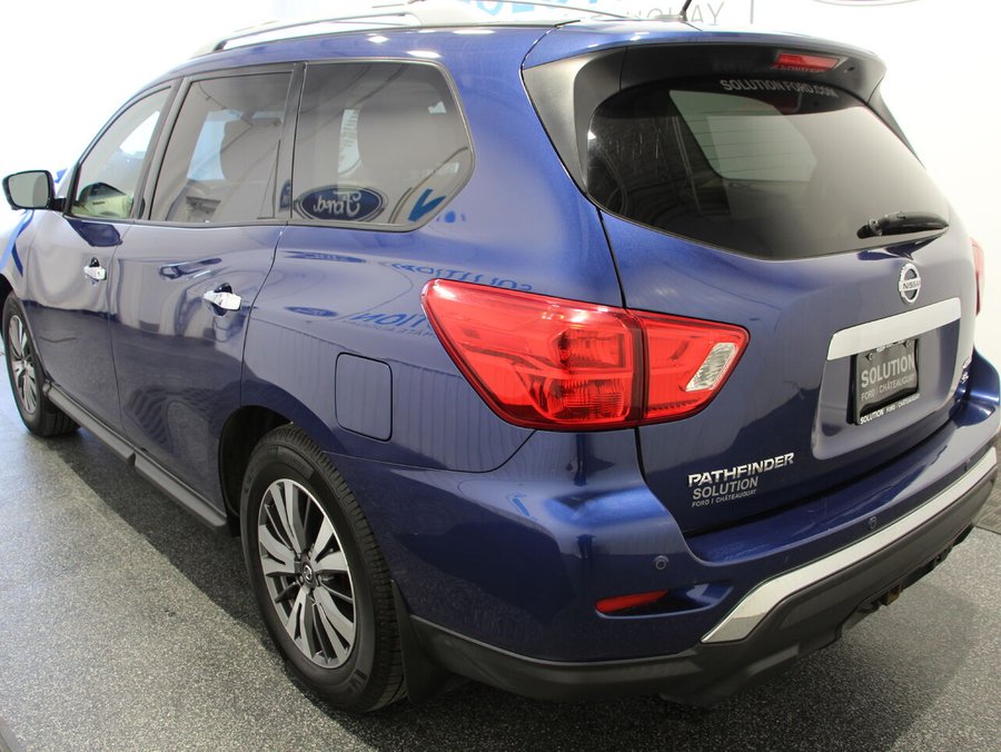 2017 Nissan Pathfinder 2017 Blue