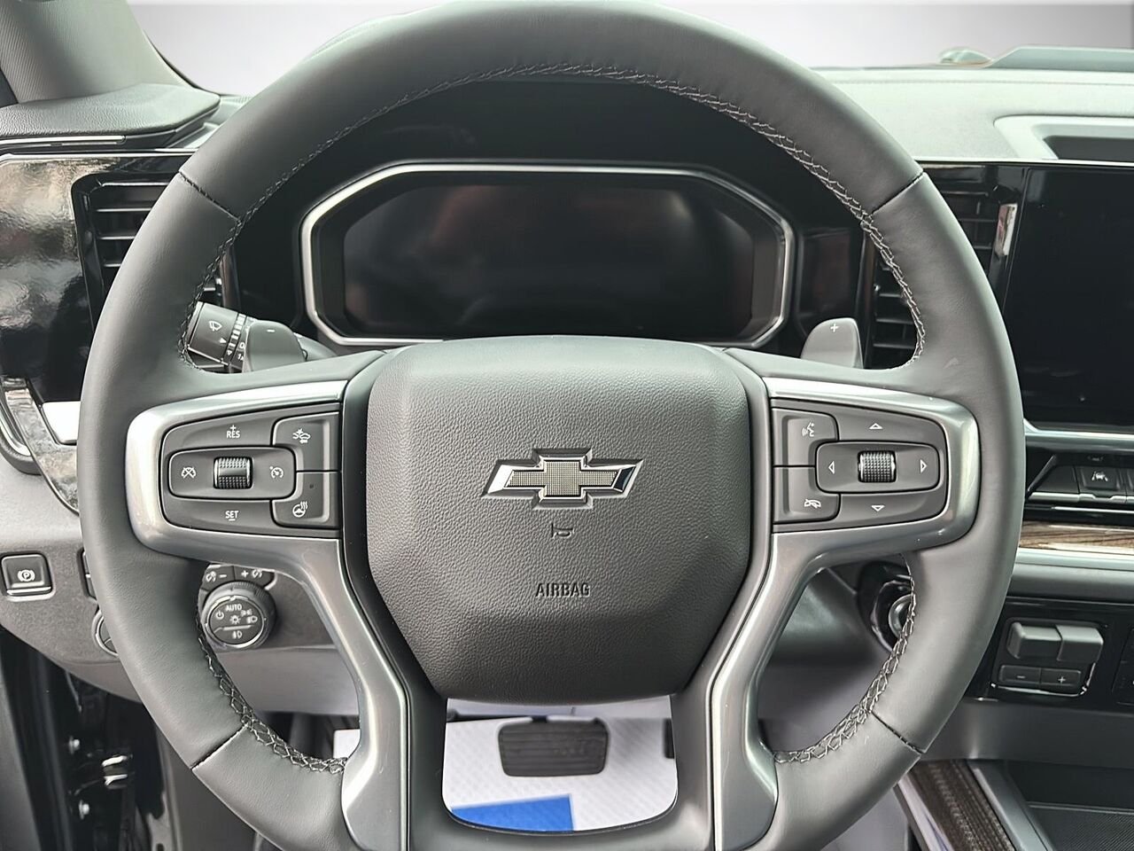 CHEVROLET Silverado 1500 LT TRAIL BOSS 2026 NOIR Saint-Hyacinthe - photo #9