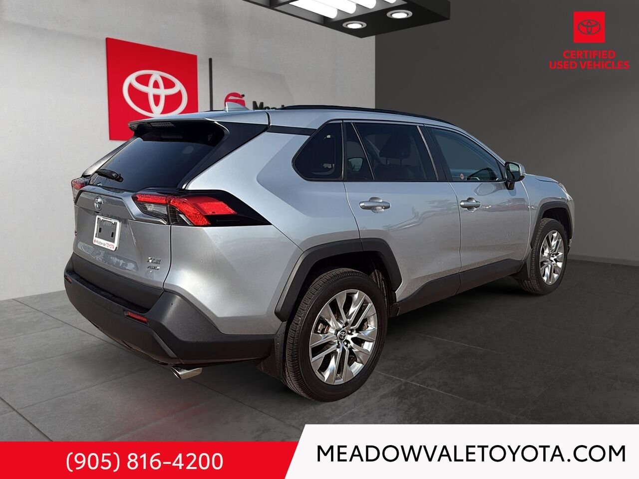2023 Toyota RAV4 19" Alloys, Power Sunroof, Power Trunk, Soft Tex Leather Seats with Memory Silver Sky Metallic Mississauga - photo #3