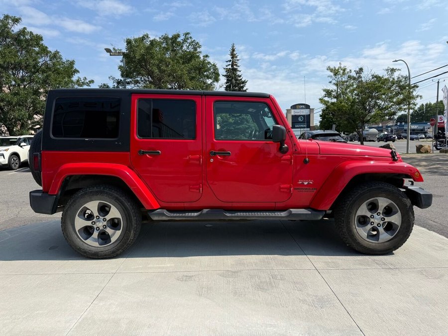 Jeep Wrangler Unlimited Modèle Sahara 4 portes traction intégrale 2017 Rouge