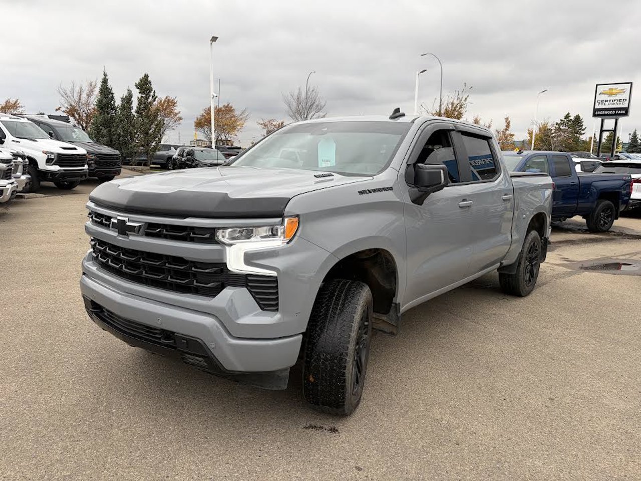 2024 Chevrolet Silverado 1500 4WD Crew Cab 147 RST Grey Sherwood Park - photo #2