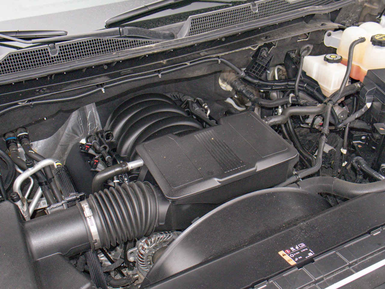 2025 Chevrolet Silverado 2500HD 4WD Crew Cab 159 Work Truck White Sherwood Park - photo #16