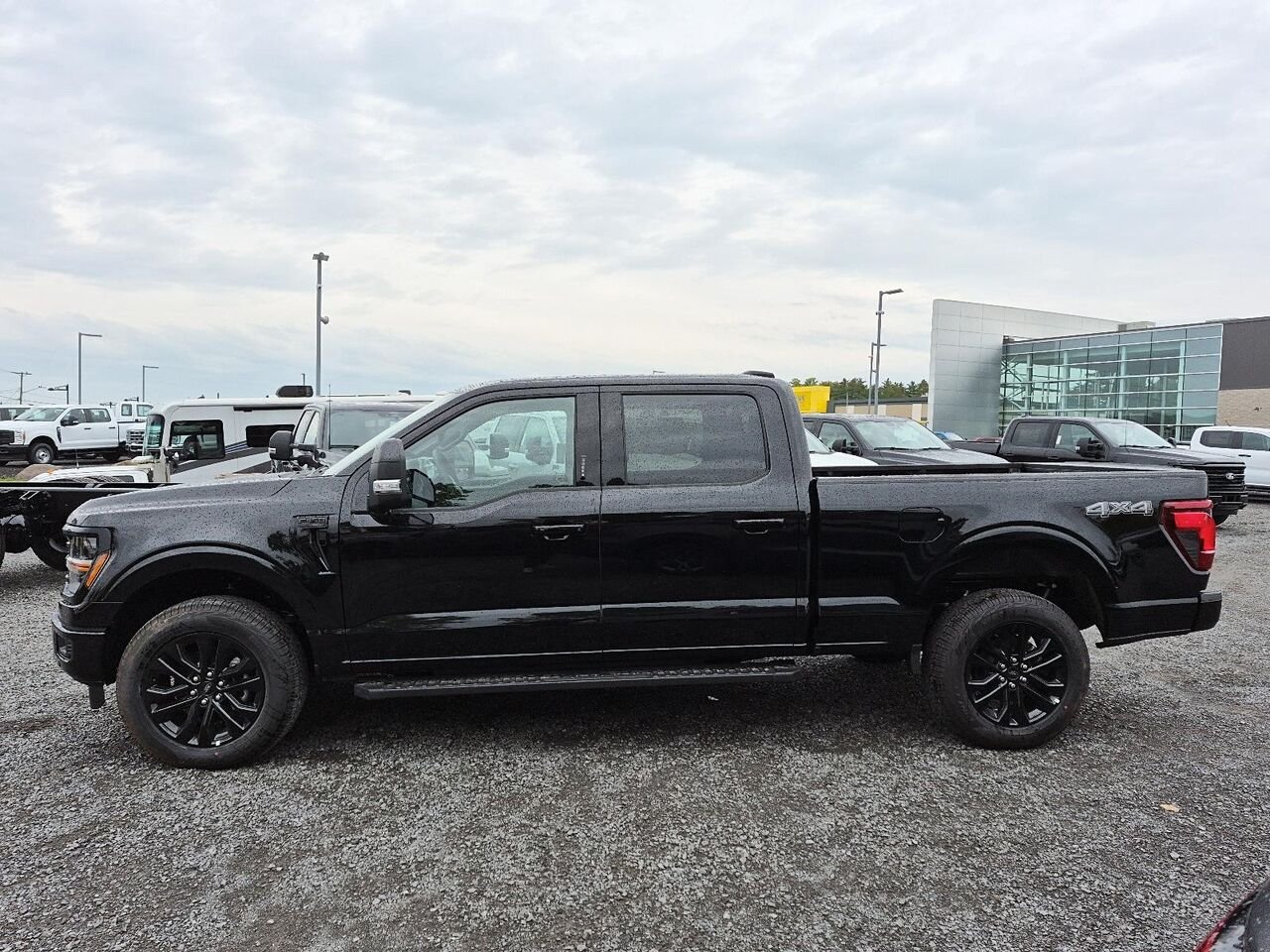 Ford F-150 2F247 | XLT 2026 Noir agate métallisé Saint-Jérôme - photo #2