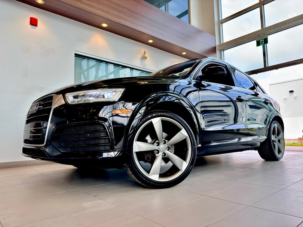 2016 Audi Q3 Black Notre-Dame-des-Prairies - photo #1