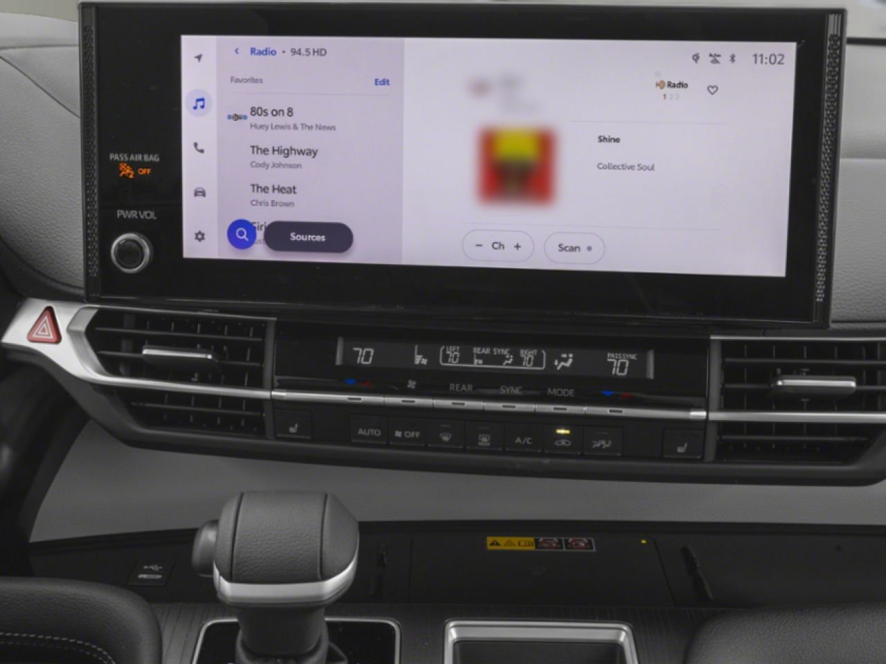 2026 Toyota Sienna Midnight Black Metallic Mont-Laurier - photo #7