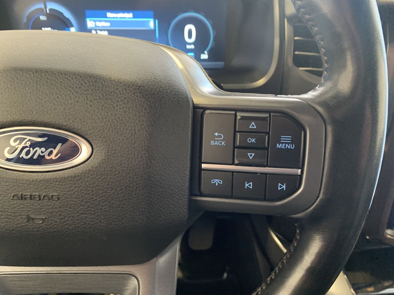 Ford F-150 Lightning LARIAT LARIAT cabine SuperCrew 4RM caisse de 5,5 pi 2023 Gris Châteauguay - photo #44