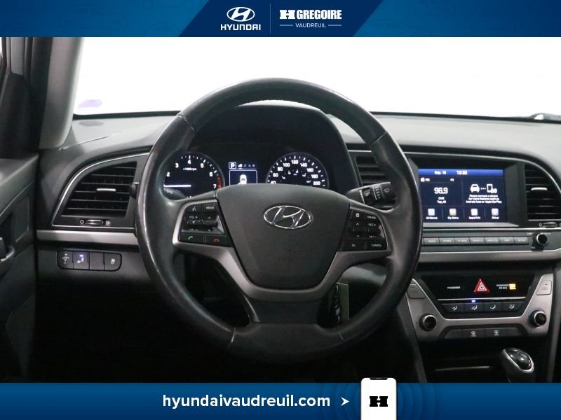Hyundai Elantra 2018 Argent Laval - photo #19