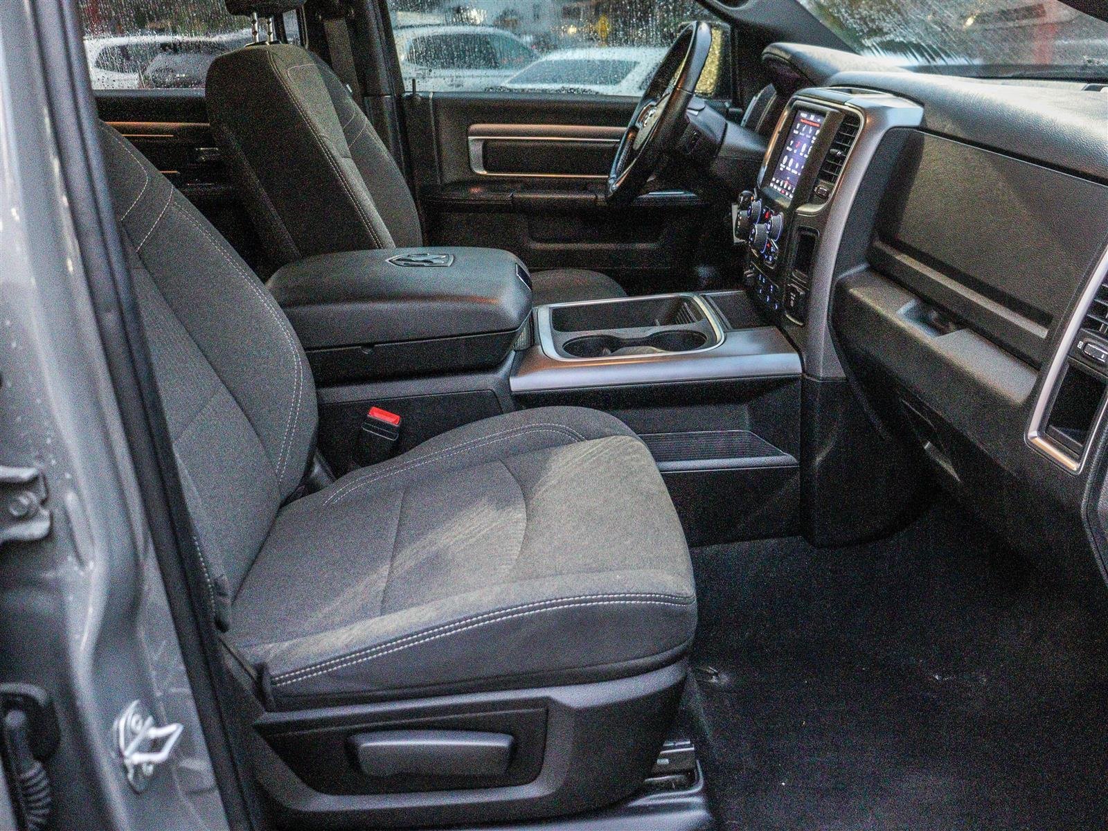 RAM 1500 Classic SLT 2022 Grey Ottawa & Gatineau - photo #14