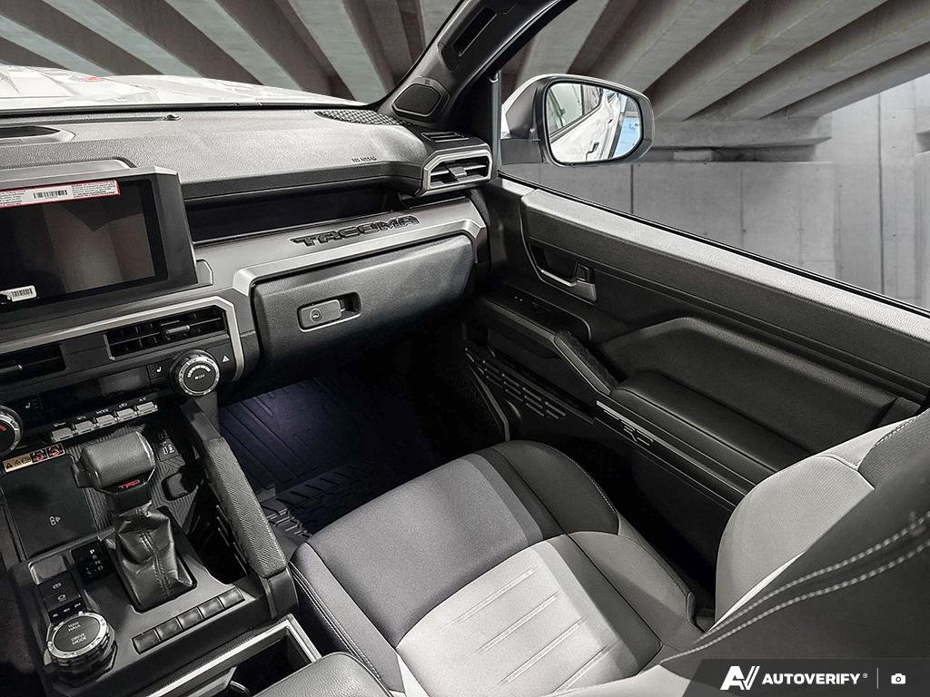 2024 Toyota Tacoma 2602278A | 4x4 Double Cab Auto White Edmonton - photo #23