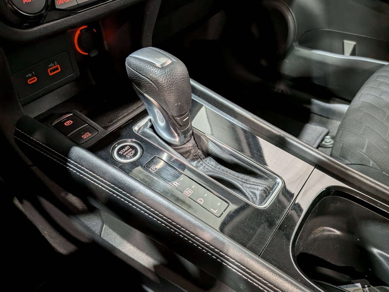 Nissan Kicks SV FWD 2023 Gris Val-David - photo #27