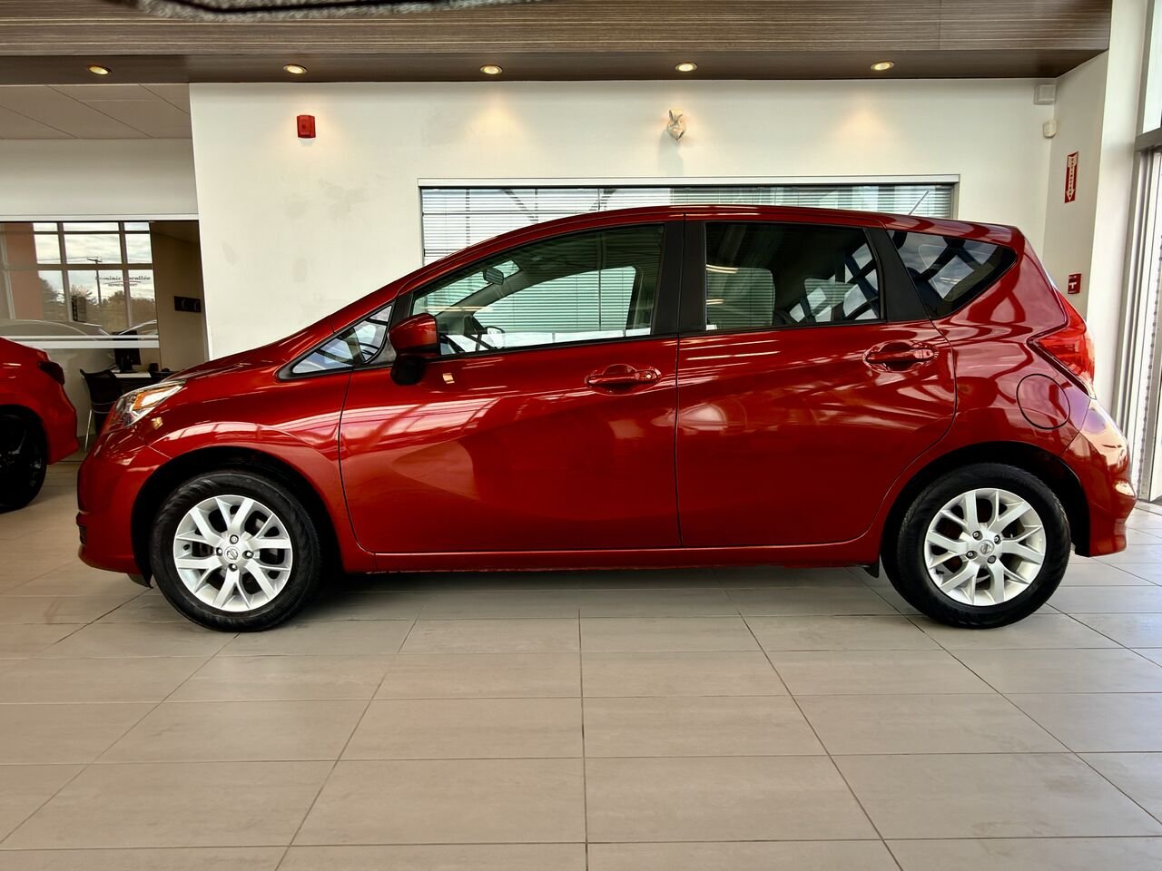 2018 Nissan Versa Note Red Notre-Dame-des-Prairies - photo #7