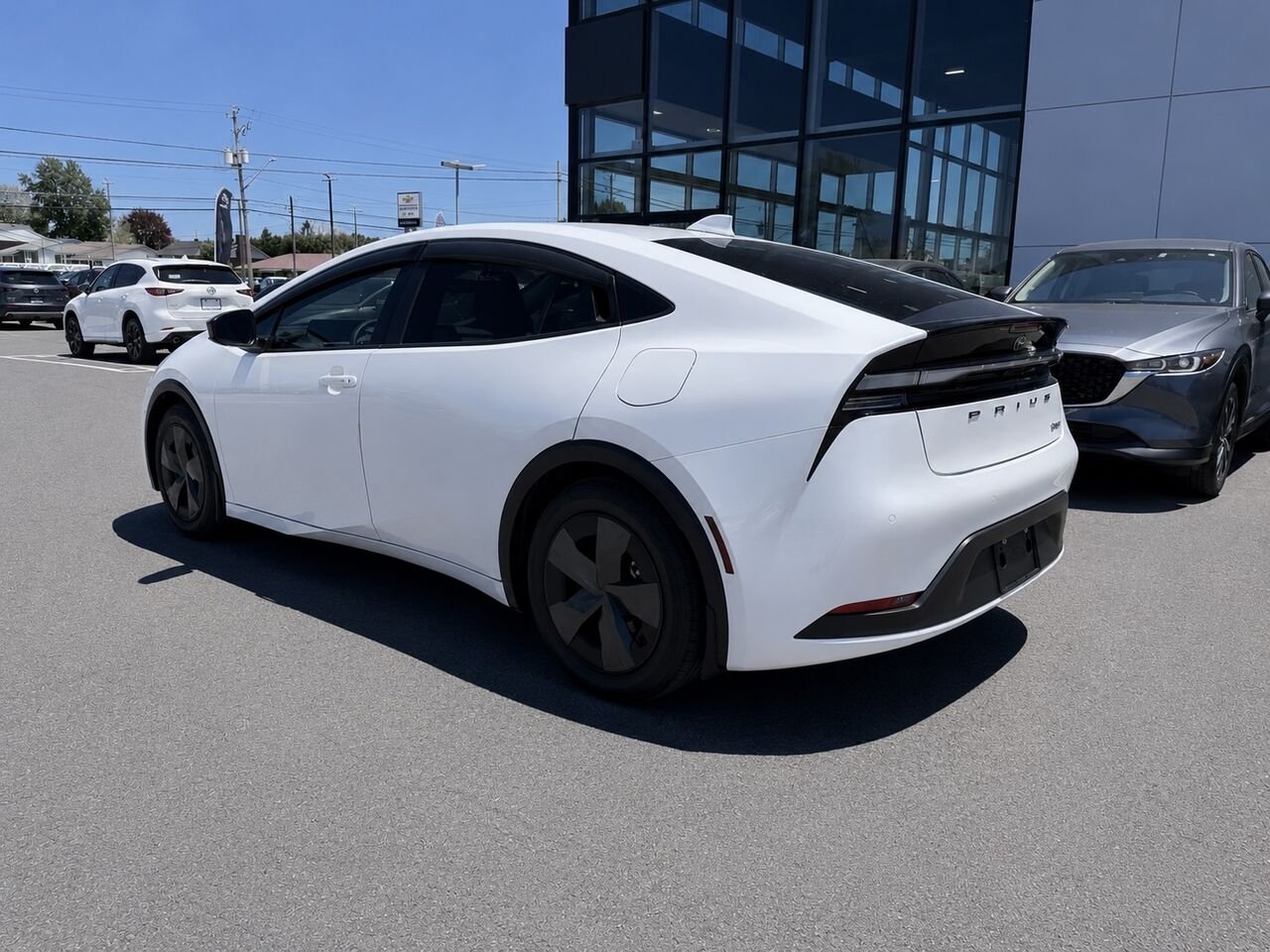 Toyota Prius hybride branchable JAMAIS ACCIDENTÉ / AUTONOMIE COMBINÉ DE PRES DE 980 KM 2025 Blanc Châteauguay - photo #5