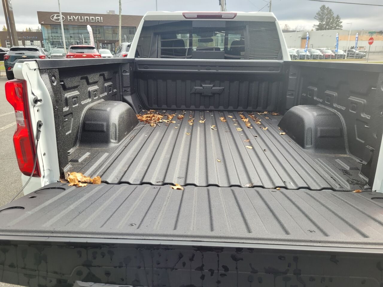 Chevrolet Silverado 1500 RST cabine multiplace 4RM 157 po 2026 BLANC SOMMET Thetford Mines - photo #17