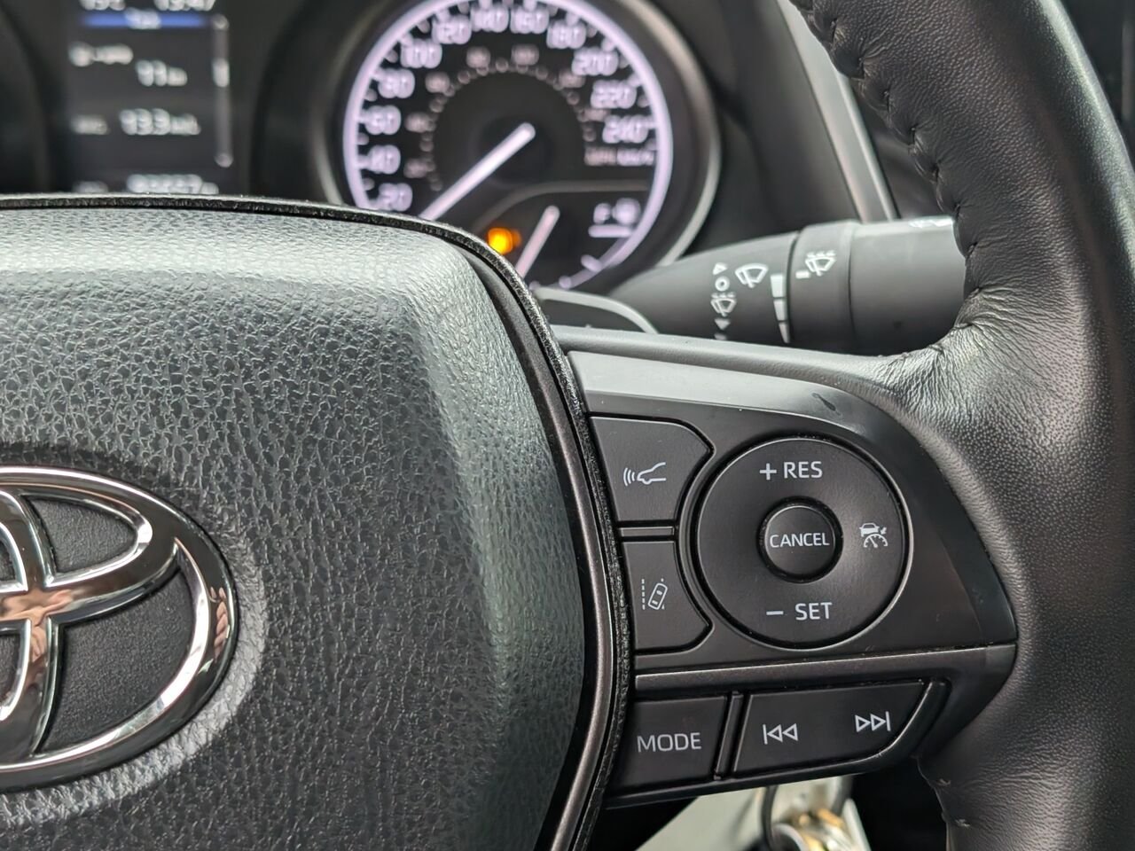 Toyota Camry SE/SIÈGES CHAUFFANTS/VOLANT CHAUFFANT/AC/BLUETOOTH/CAMERA DE RECUL 2024 Gris Sherbrooke - photo #13