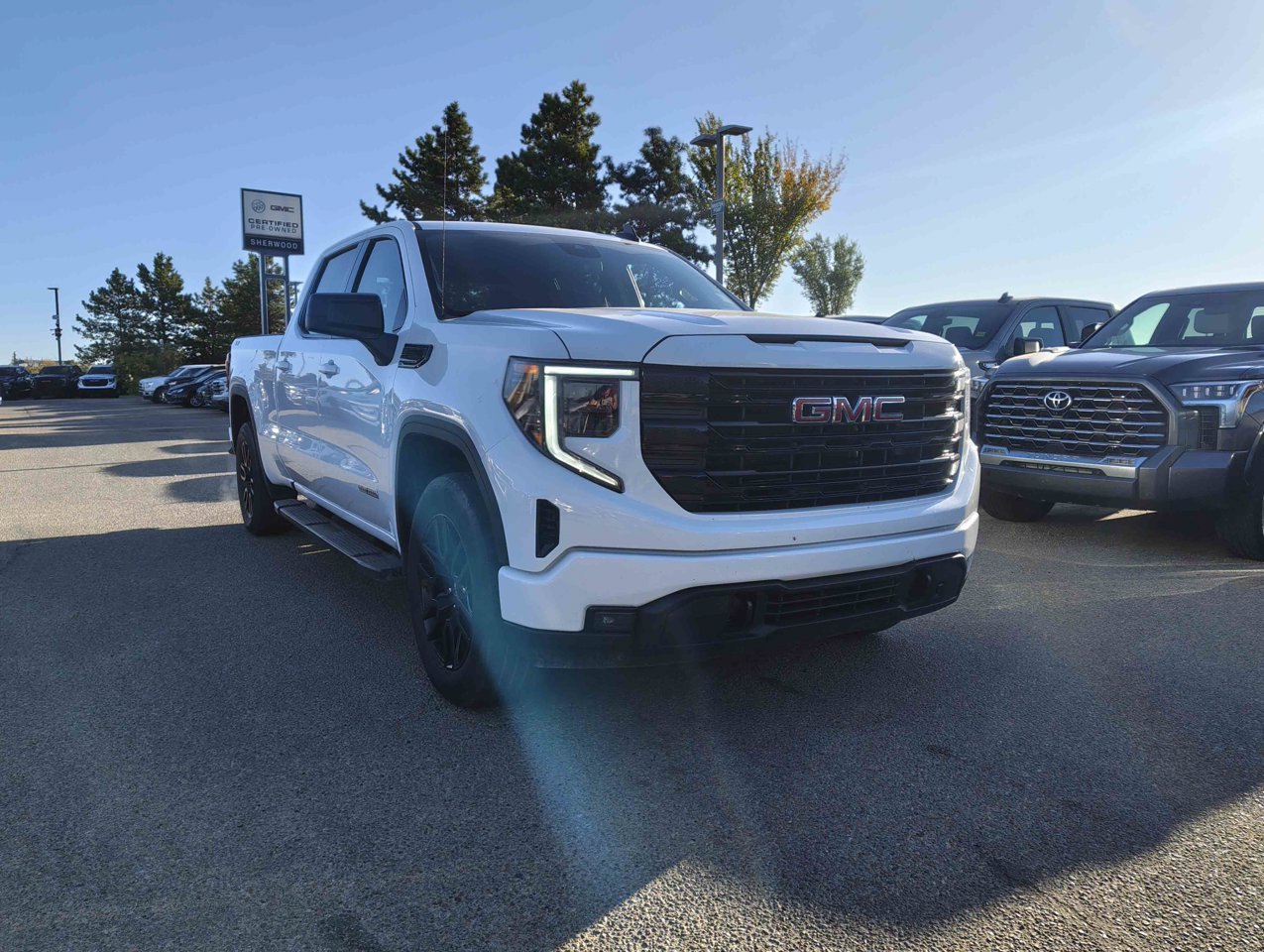 2023 GMC Sierra 1500 4WD Crew Cab 157 Elevation White Sherwood Park - photo #2