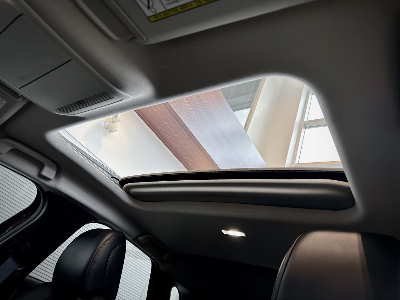 2024 Mazda CX-30 Grey Notre-Dame-des-Prairies - photo #15