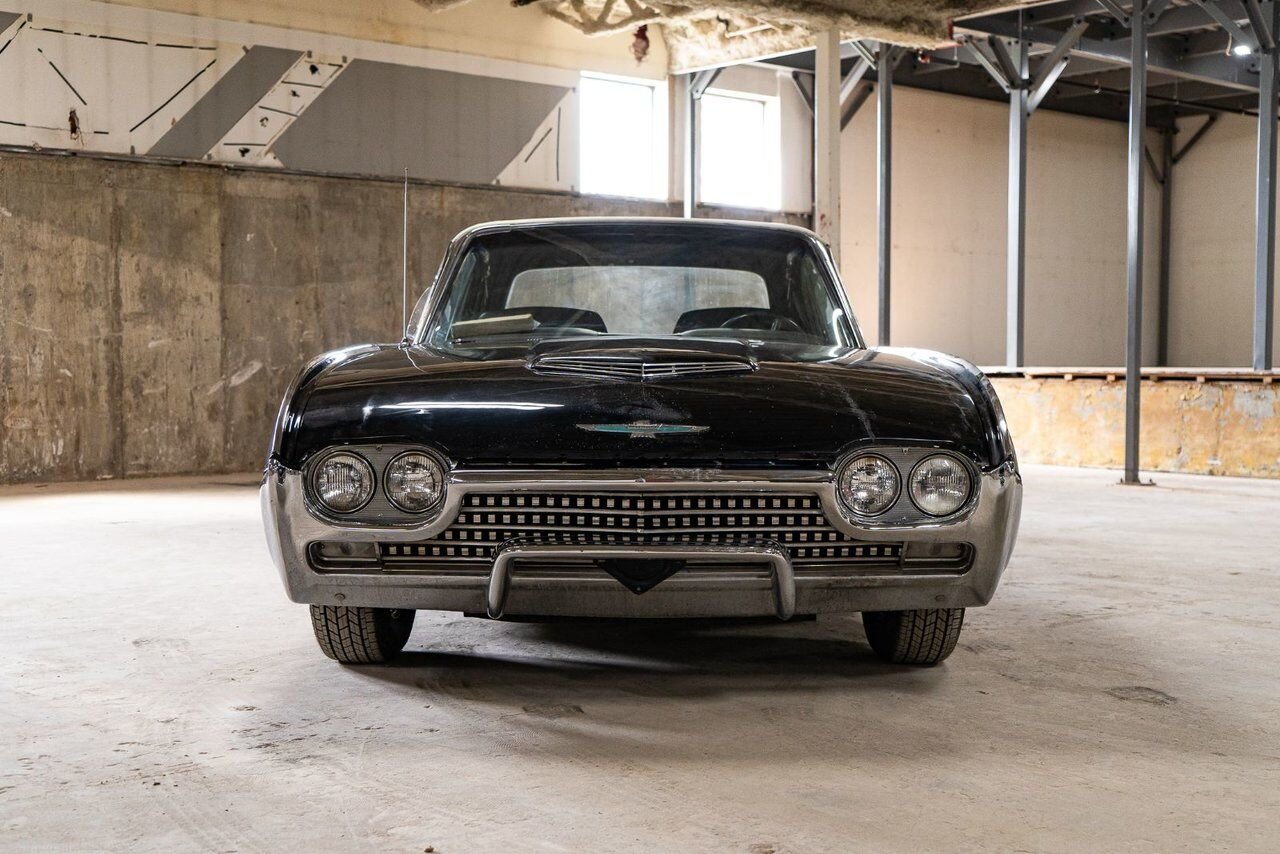 Ford Thunderbird **PRICE IN USD** Roadster project car Extremely rare 1962 Noir Montréal - photo #1