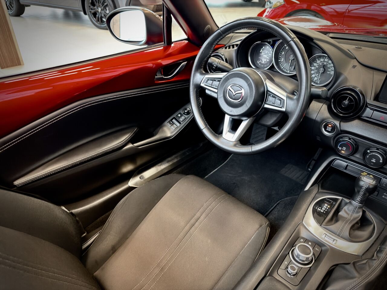 2023 Mazda MX-5 Black Notre-Dame-des-Prairies - photo #14