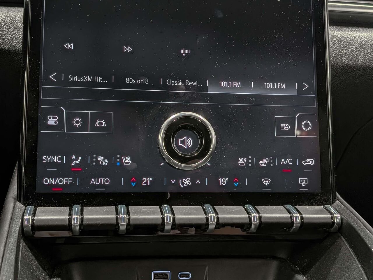 2026 GMC Terrain Denali AWD White Sherbrooke - photo #10