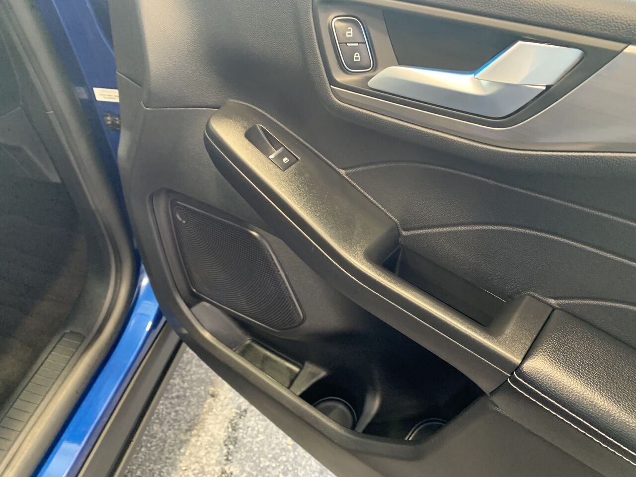 2022 Ford Escape TITANIUM PHEV Blue Châteauguay - photo #19