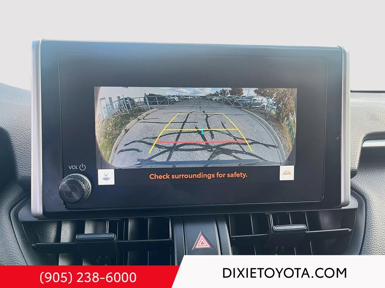 2025 Toyota RAV4 HYBRID LE AWD / CLEAN CARFAX / HEATED SEATS / TOYOTA SAFETY SENSE / CARPLAY AND ANDROID AUTO Black Mississauga - photo #15