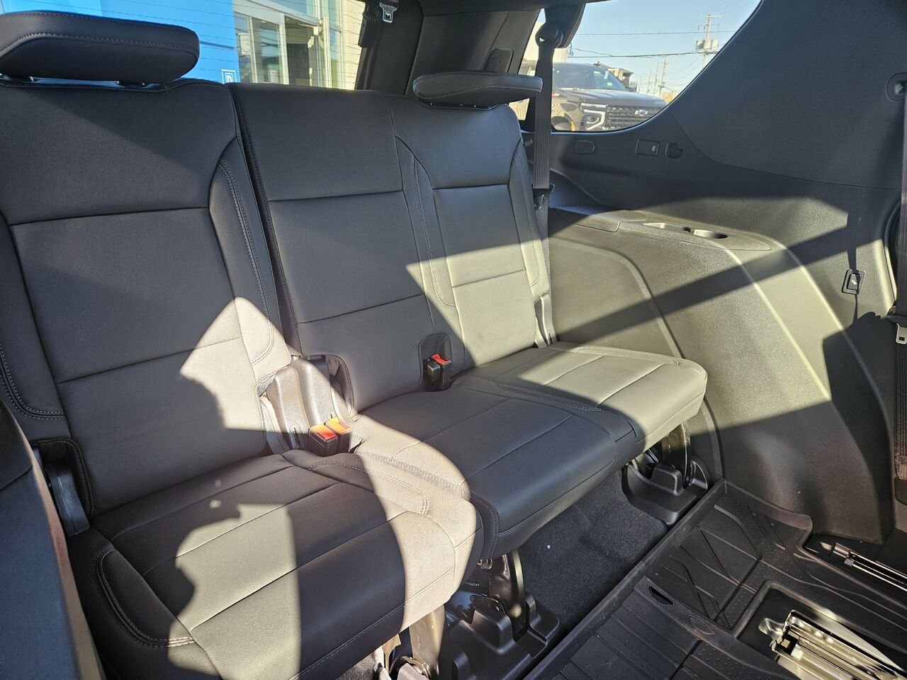 2027 Chevrolet Tahoe Z71 4 portes 4RM Radiant Red Tintcoat Thetford Mines - photo #22