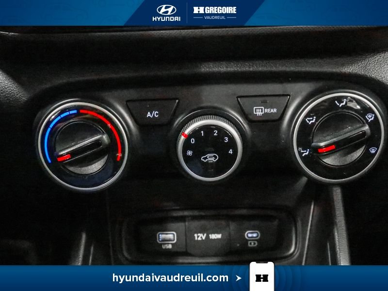 2025 Hyundai Venue Blue Blainville - photo #27