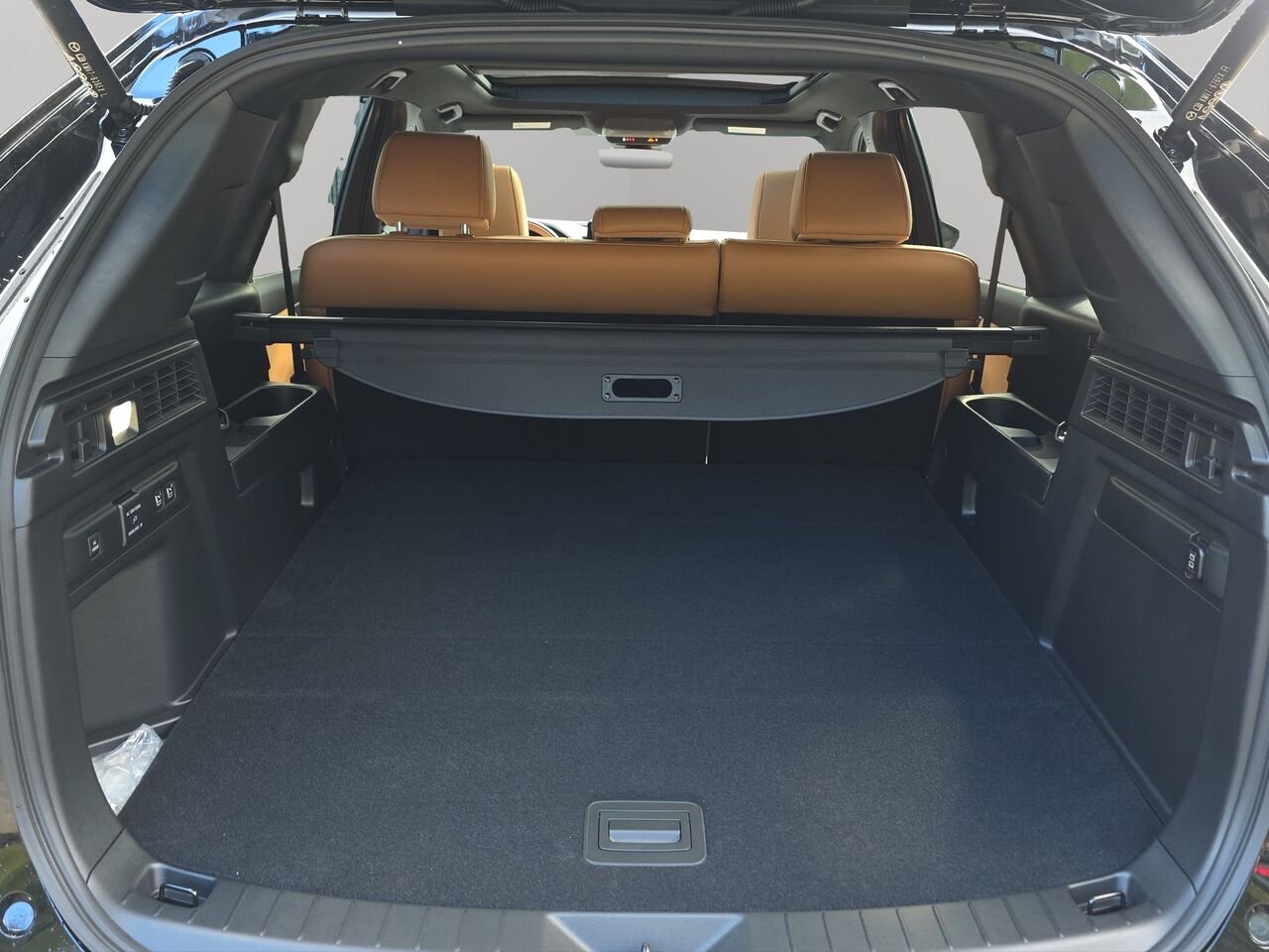 2026 Mazda CX-70 PHEV Signature TI Jet Black Mica Val-David - photo #28
