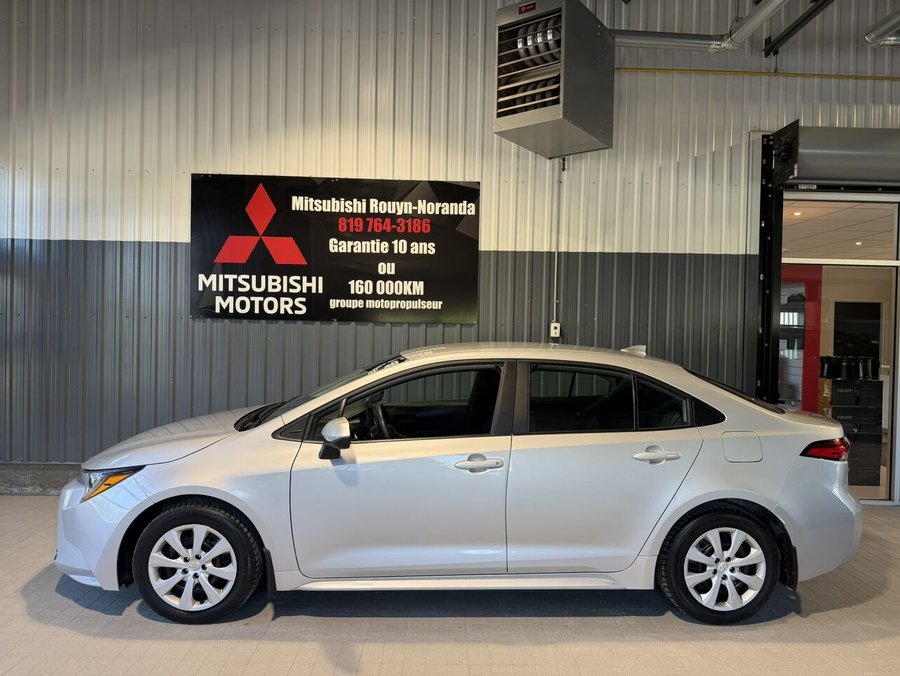 Toyota Corolla LE CVT 2024 Blanc