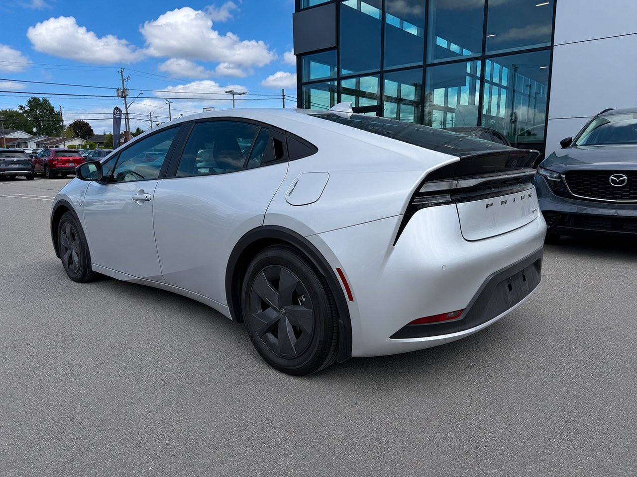Toyota Prius HYBRIDE BRANCHABLE JAMAIS ACCIDENTÉ / AUTONOMIE COMBINÉ DE PRES DE 980 KM 2025 Gris Châteauguay - photo #5
