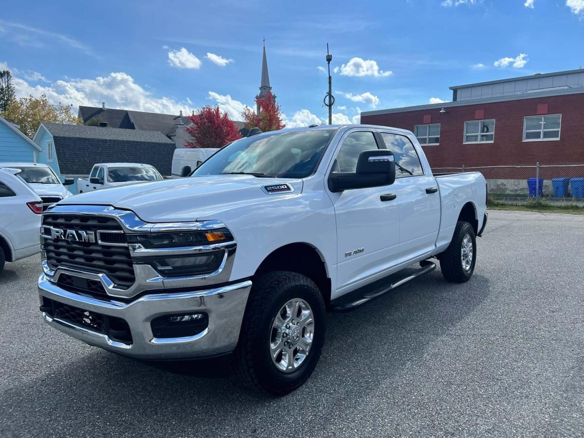 2025 RAM 2500 White Lac Mégantic - photo #1