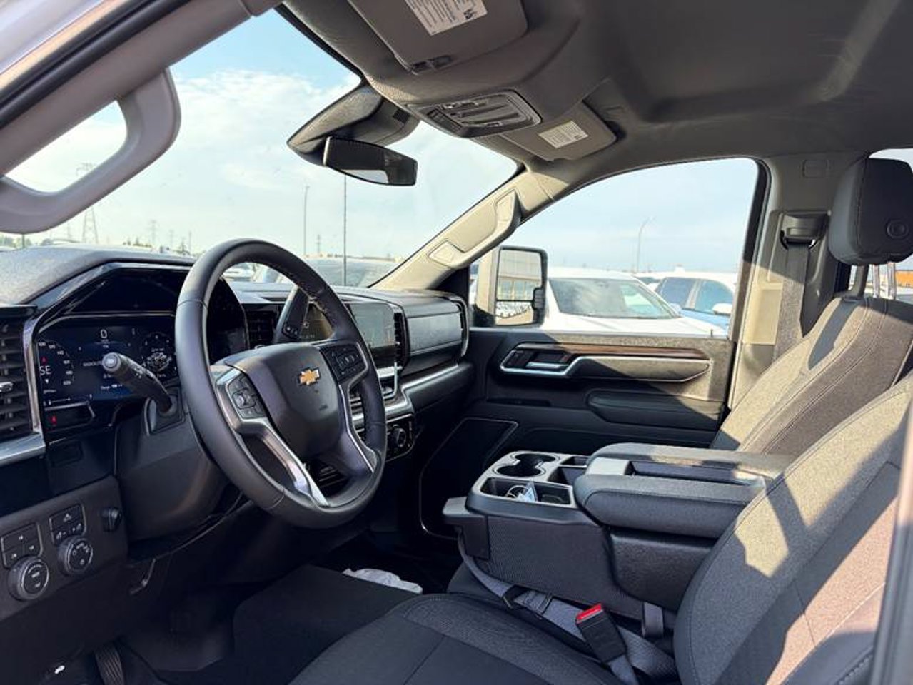 2026 Chevrolet Silverado 2500HD 4WD Crew Cab 159 LT White Sherwood Park - photo #5