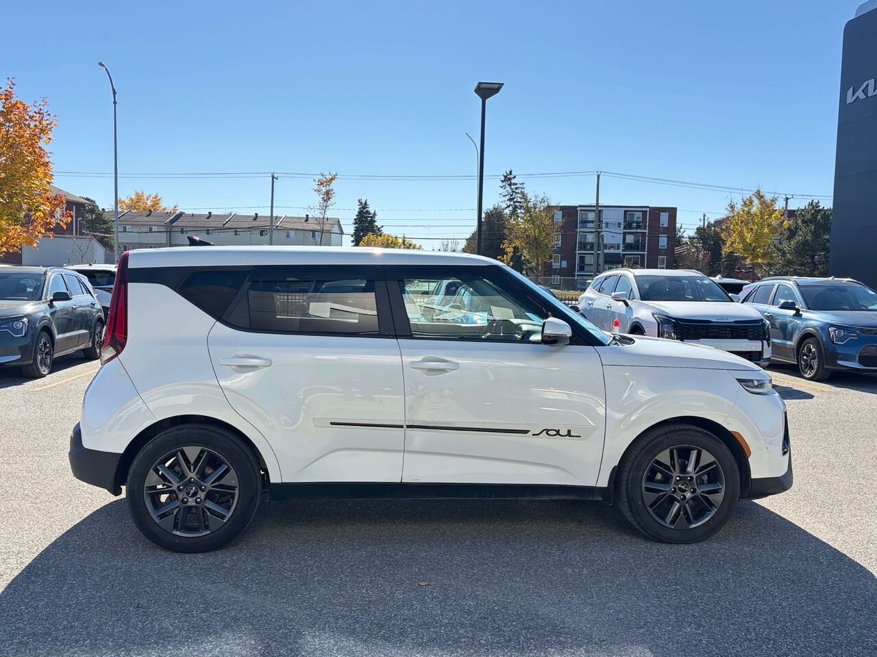 2022 Kia Soul White Gatineau - photo #6