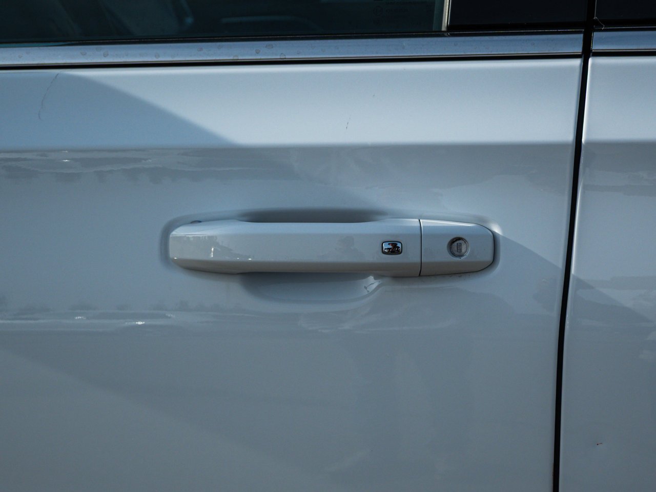 2023 Chevrolet Suburban 4WD 4dr LS White Sherwood Park - photo #8