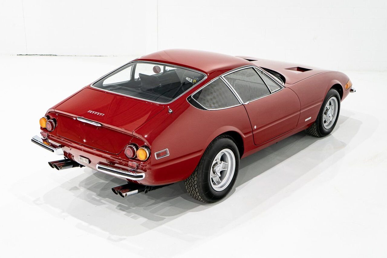 Ferrari 365 GTB4 Daytona 18,301 miles With Orig Books/Tools/ Carbs / Filter Box 1973 Rouge Montréal - photo #5