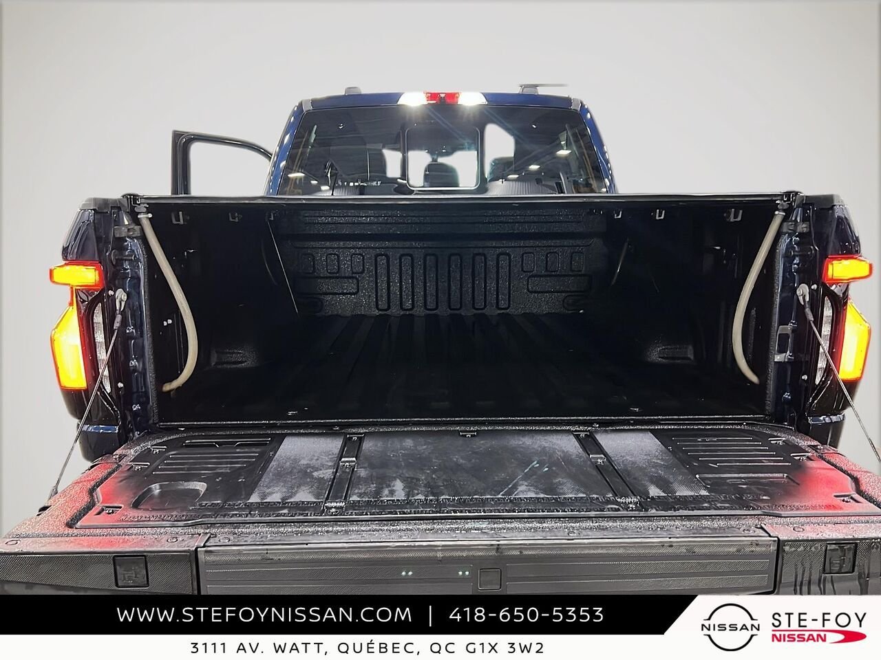 Ford F-150 Lightning GROUPE 510 A, standard range 2023 Bleu Ste-Foy - photo #35