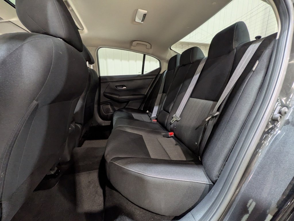 2021 Nissan Sentra SV CVT Black Val-David - photo #10