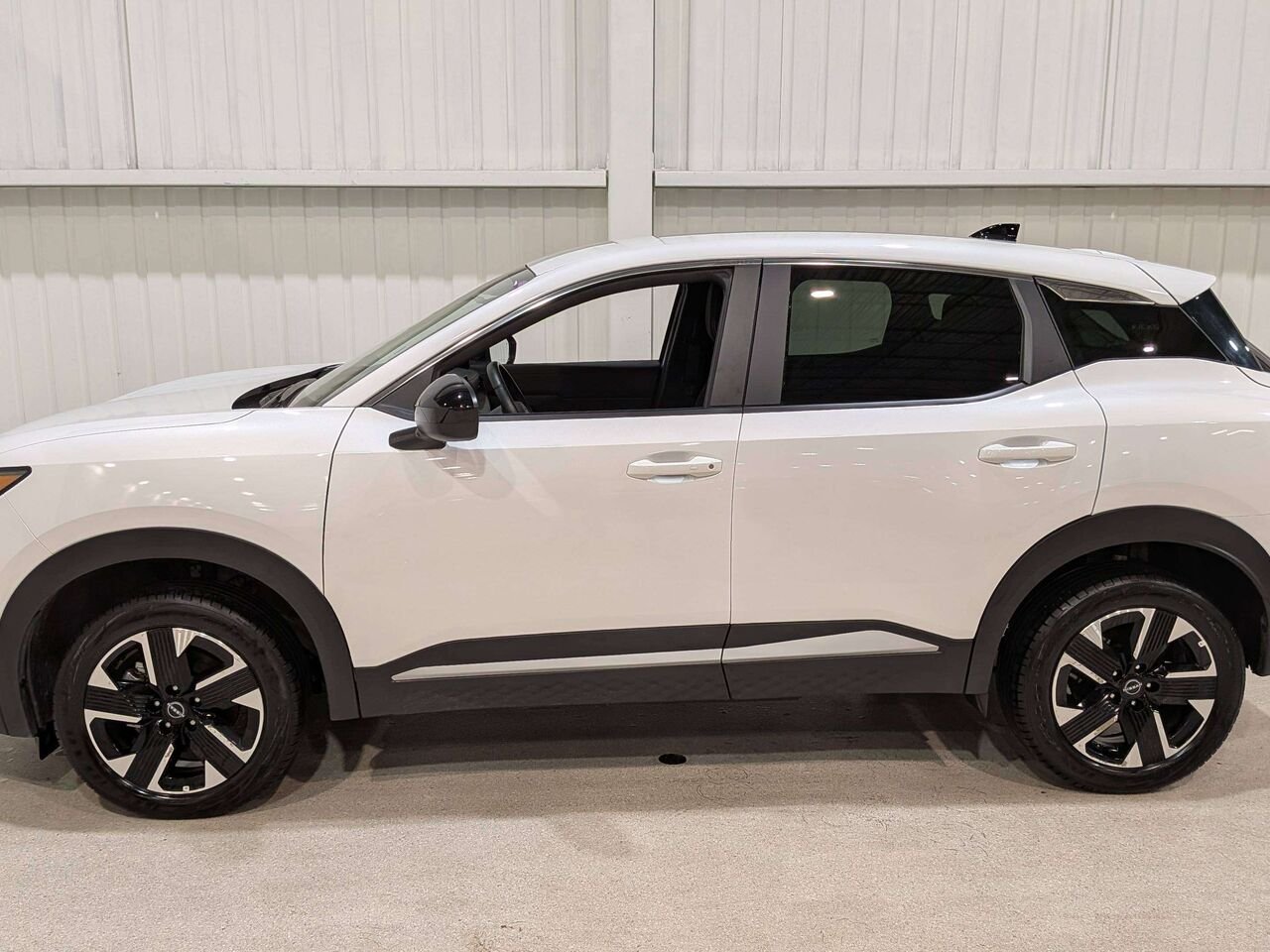 2026 Nissan Kicks SV AWD White Val-David - photo #4