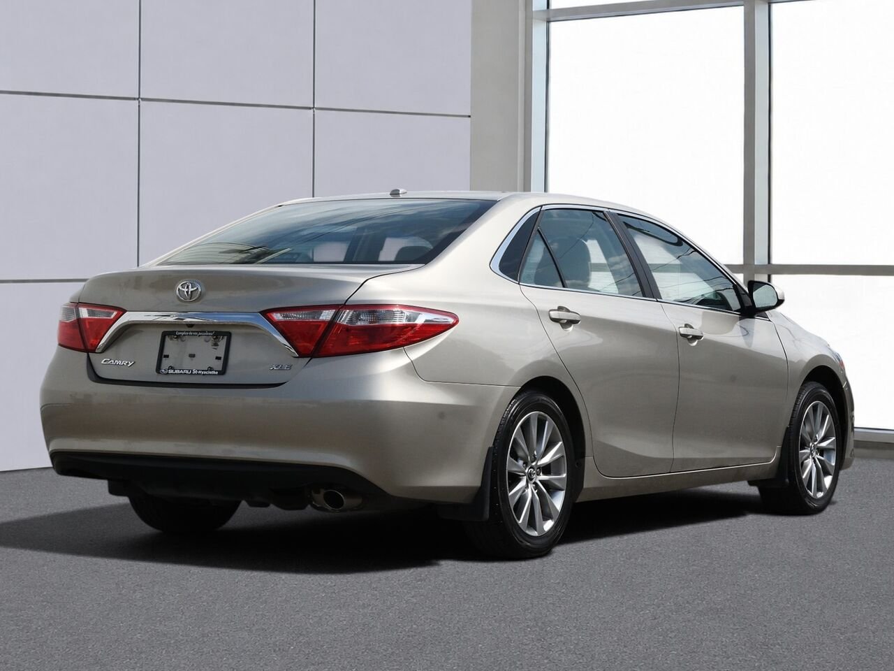 2017 Toyota Camry Berline, XLE Beige Saint-Hyacinthe - photo #6