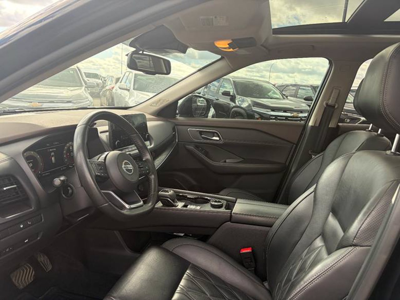 2021 Nissan Rogue AWD Platinum Black Sherwood Park - photo #5