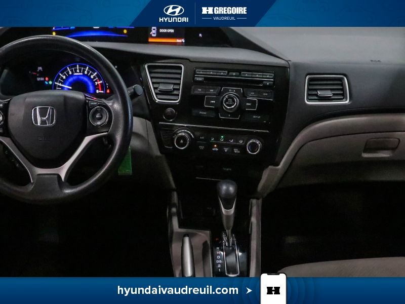 Honda Civic YA888 | LX 4 portes, boîte automatique 2013 Gris Laval - photo #22