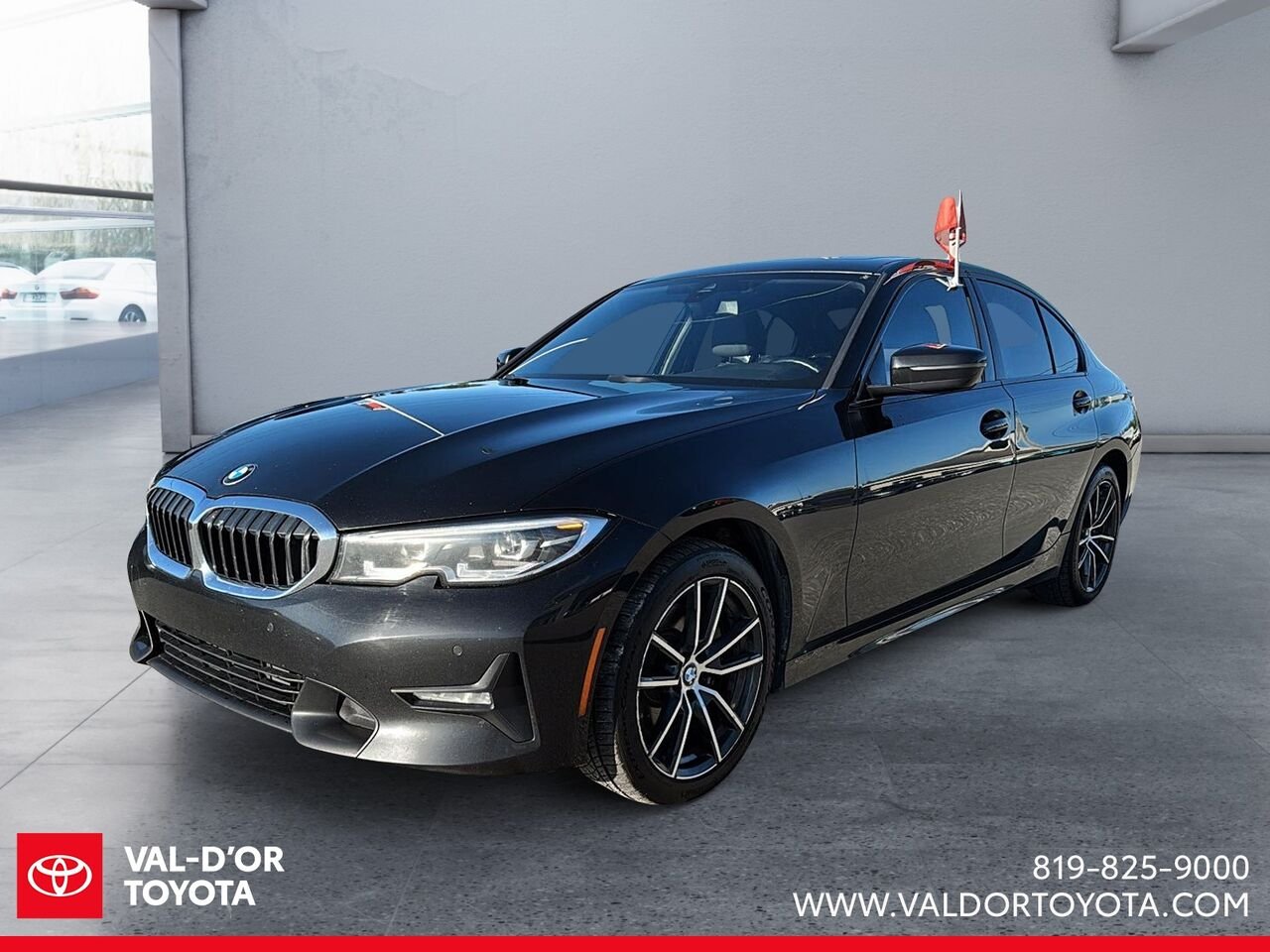 BMW Série 3 330i xDrive berline 2019 Noir Val-d'Or - photo #0