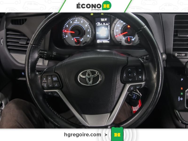 2018 Toyota Sienna Grey Laval - photo #12